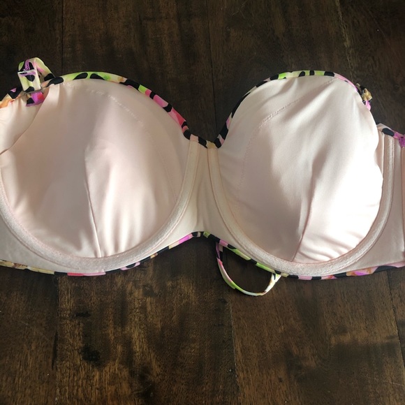 38D/M Victoria’s Secret Bikini - Picture 6 of 6